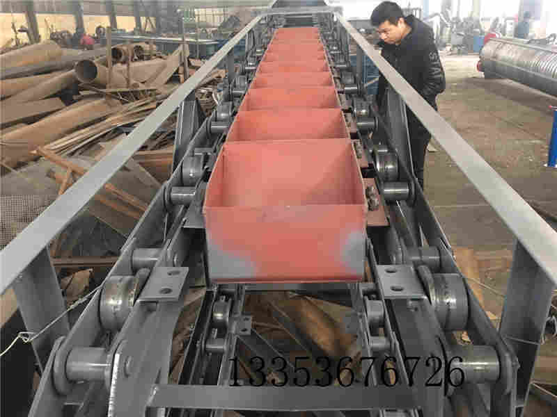 板鏈鏈斗式轉(zhuǎn)斗提升機(jī) 板鏈鏈斗式轉(zhuǎn)斗提升機(jī)